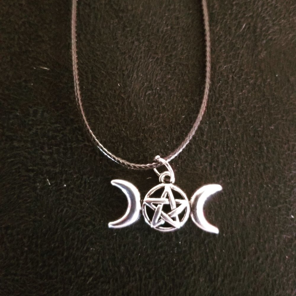 Jewelry - Picture 6 of 7